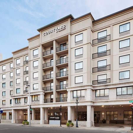 Hotel Courtyard Milwaukee Downtown Exterior foto